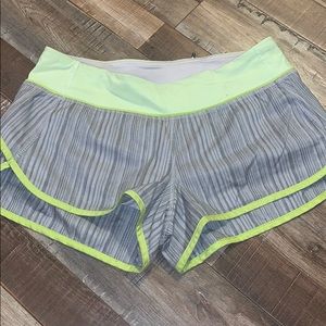 Lululemon Speed Up Short Size 6 - Rare print!